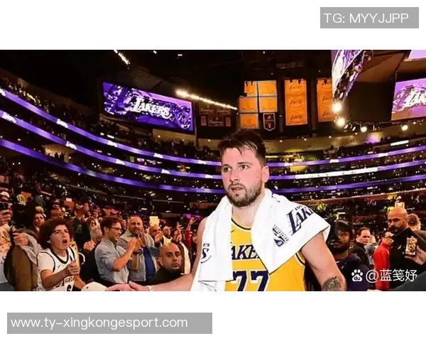 太阳记者反击湖人球迷质疑东契奇上场对里夫斯51分的影响