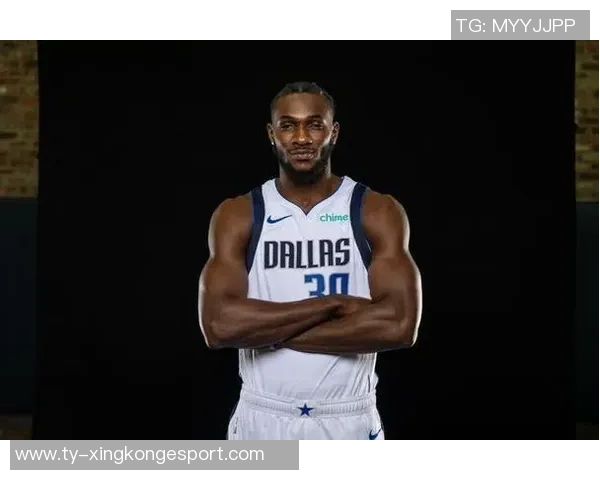 西塞表现抢眼狂揽13个篮板送出3次封盖助攻10分展现蓝领风采