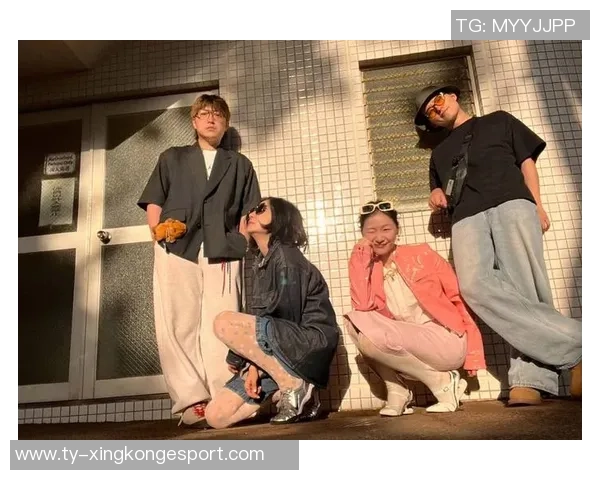 维尼修斯女友分享甜蜜合照他留言表达思念之情