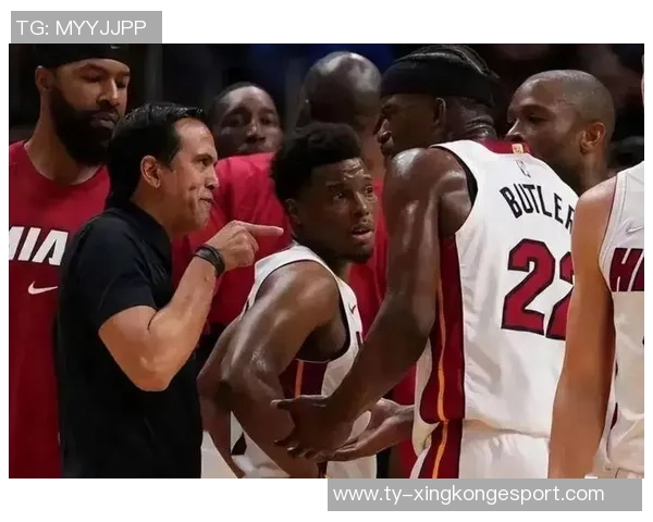 埃奇库姆与马克西争吵升级洛瑞出面调解纳斯暗示其他人保持沉默