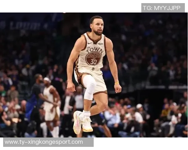 库里超越皮尔斯独占NBA历史得分榜第19位距离邓肯仅差72分