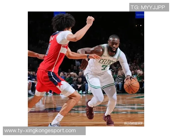 杰伦布朗首节表现平平仅得2分3投1中篮板助攻均有贡献 杰伦布朗首节表现平平仅得2分3投1中篮板助攻均有贡献